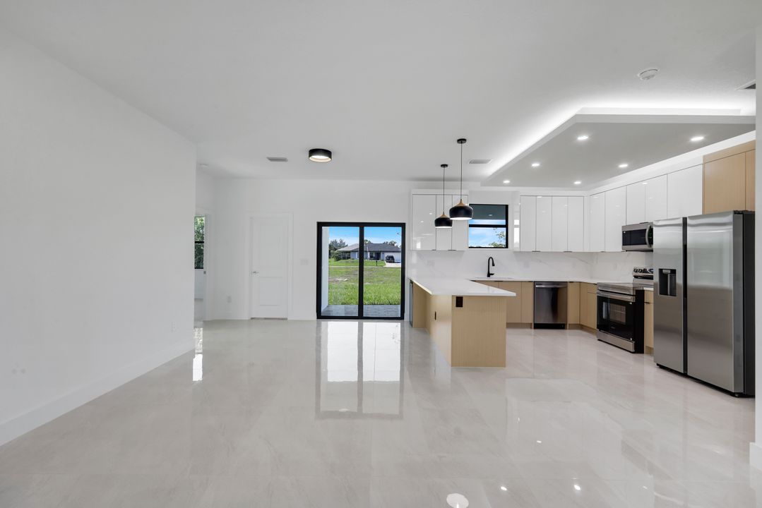 2754 NW 6th St, Cape Coral, FL 33993