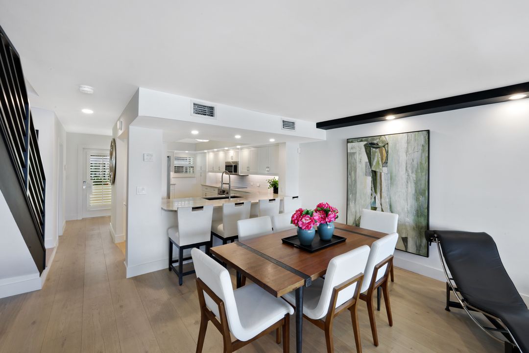 800 River Point Dr #212, Naples, FL 34102