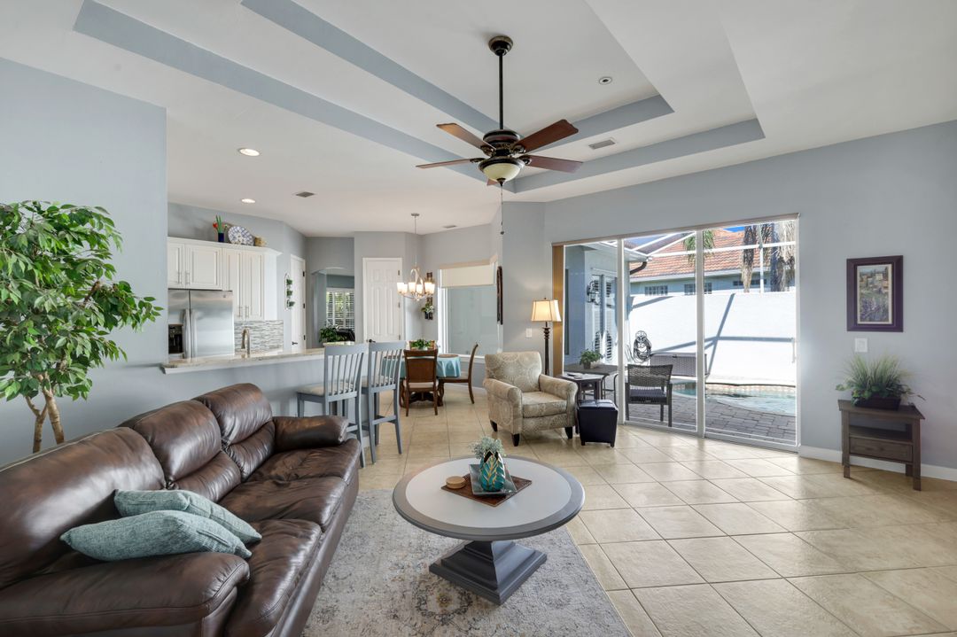 3232 Sundance Cir, Naples, FL 34109