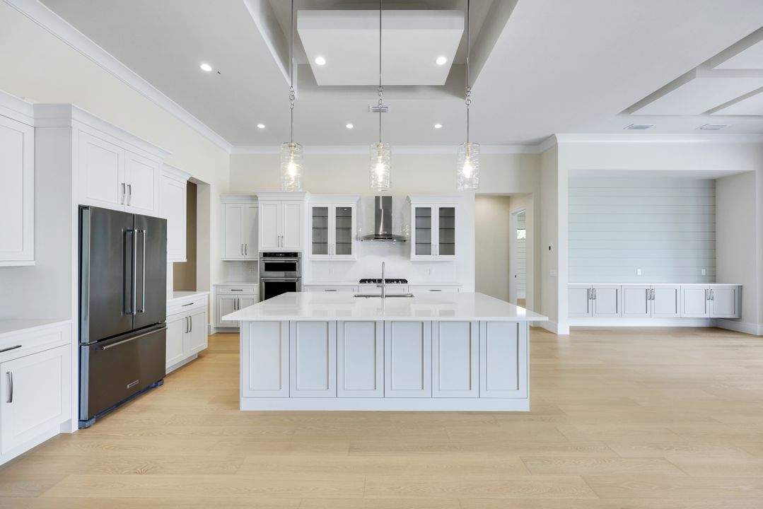 14282 Charthouse Cir, Naples, FL 34114