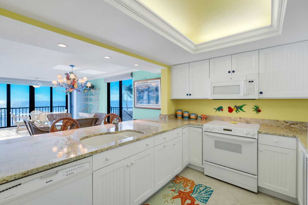 9715 Gulf Shore Dr #104, Naples, FL 34108