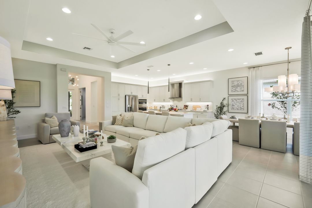 11805 Drake Ln, Naples, FL 34120