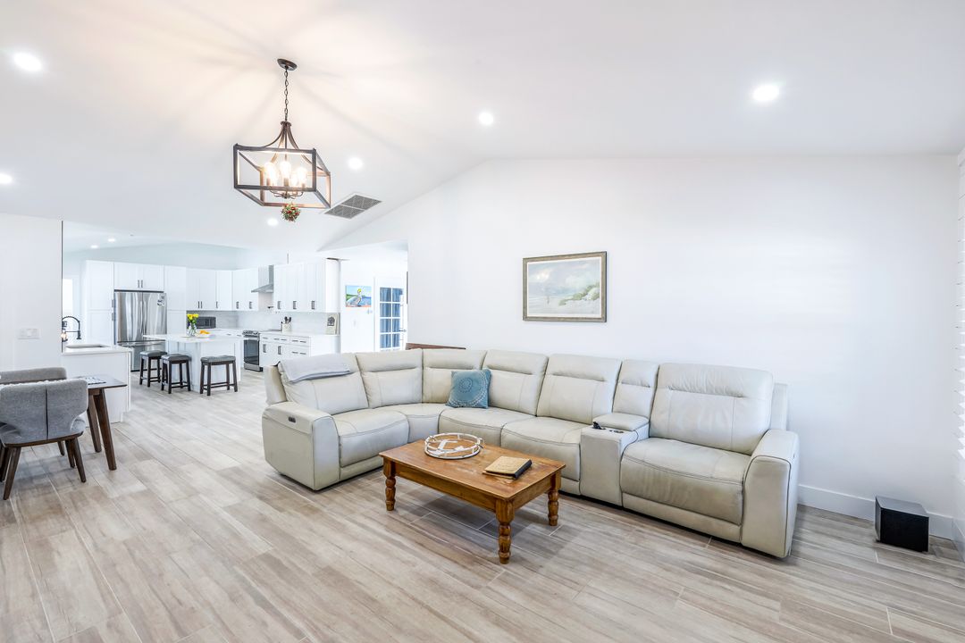 3512 SE 3rd Pl, Cape Coral, FL 33904