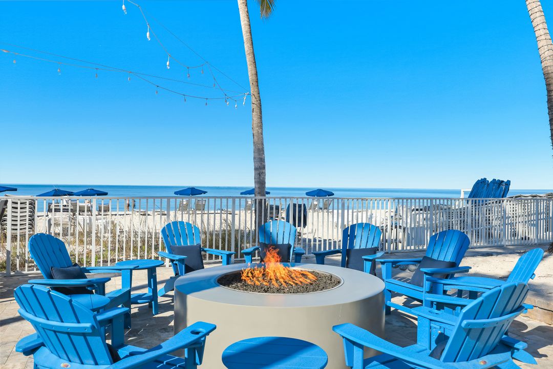 9467 Gulf Shore Dr, Naples, FL 34108