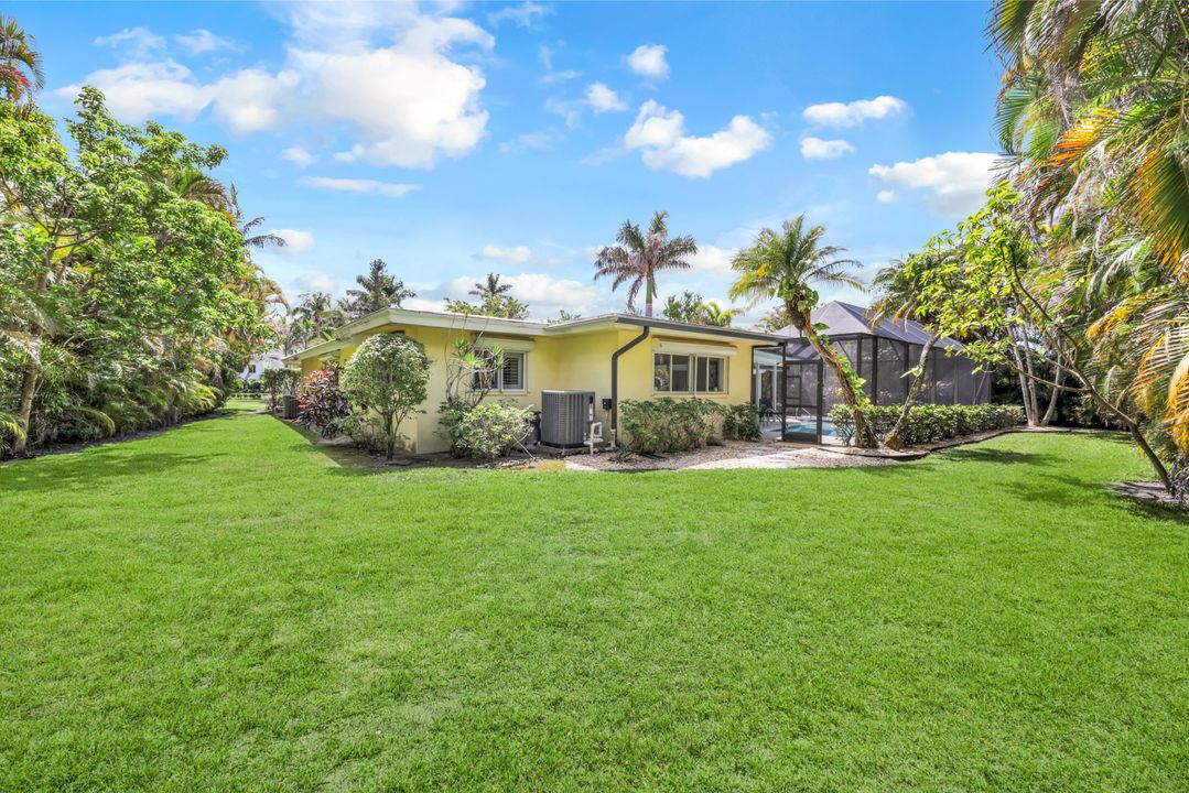 723 Willowhead Dr, Naples, FL 34103