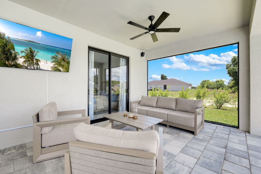 522 NE 5th Pl, Cape Coral, FL 33909