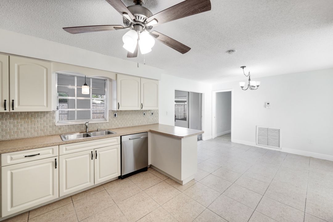 801 McMahon Ave NW, Port Charlotte, FL 33948