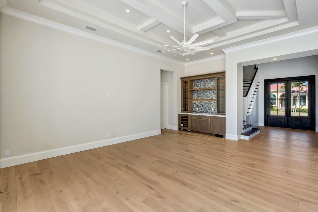 860 Banyan Ct, Marco Island, FL 34145