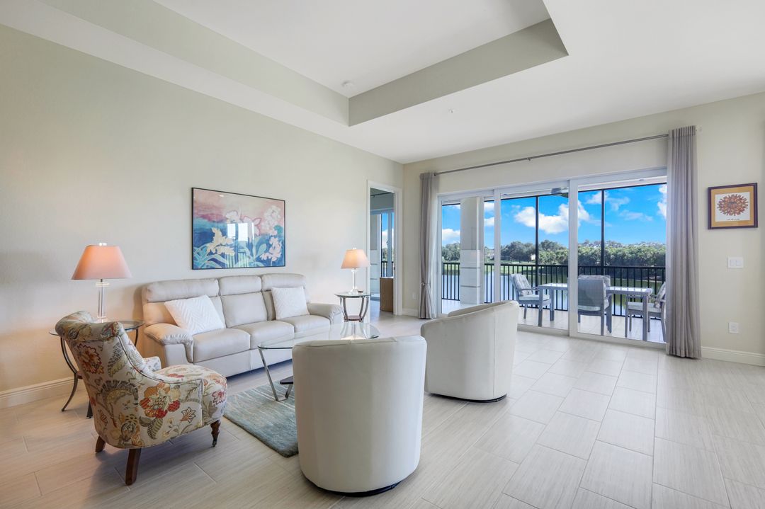 608 El Camino Real  #202, Naples, FL 34119