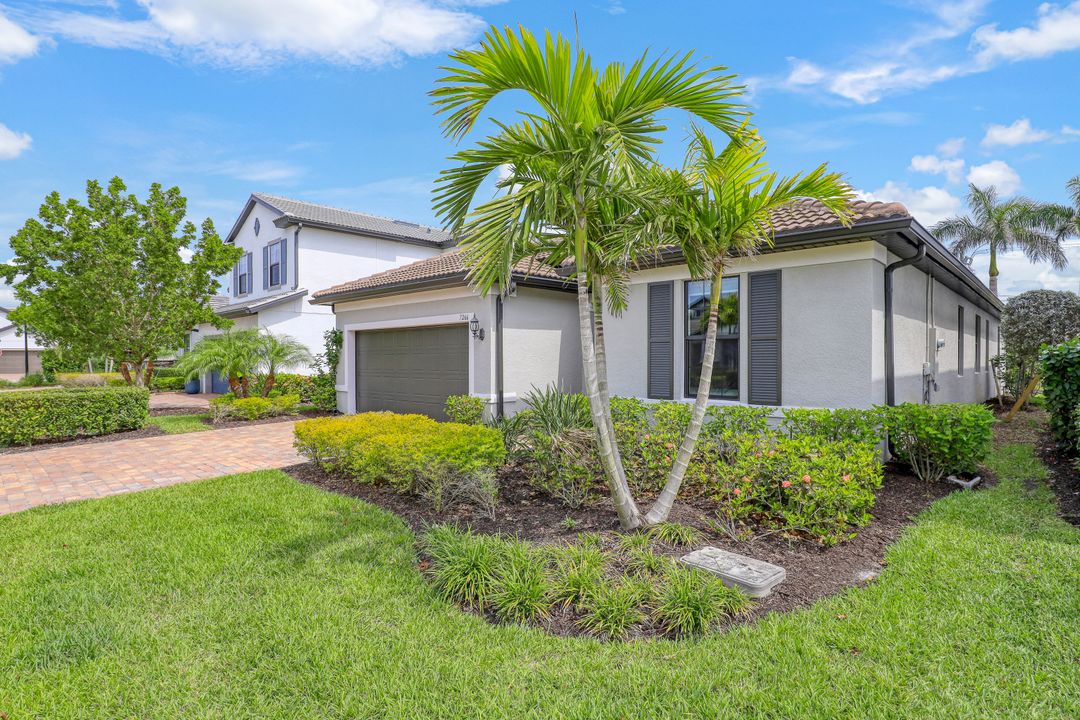 7266 Wilton Dr N, Naples, FL 34109