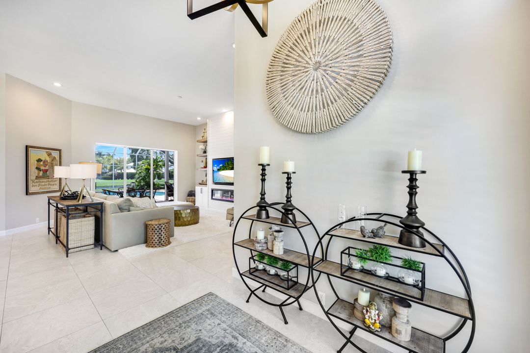 7998 Beaumont Ct, Naples, FL 34109