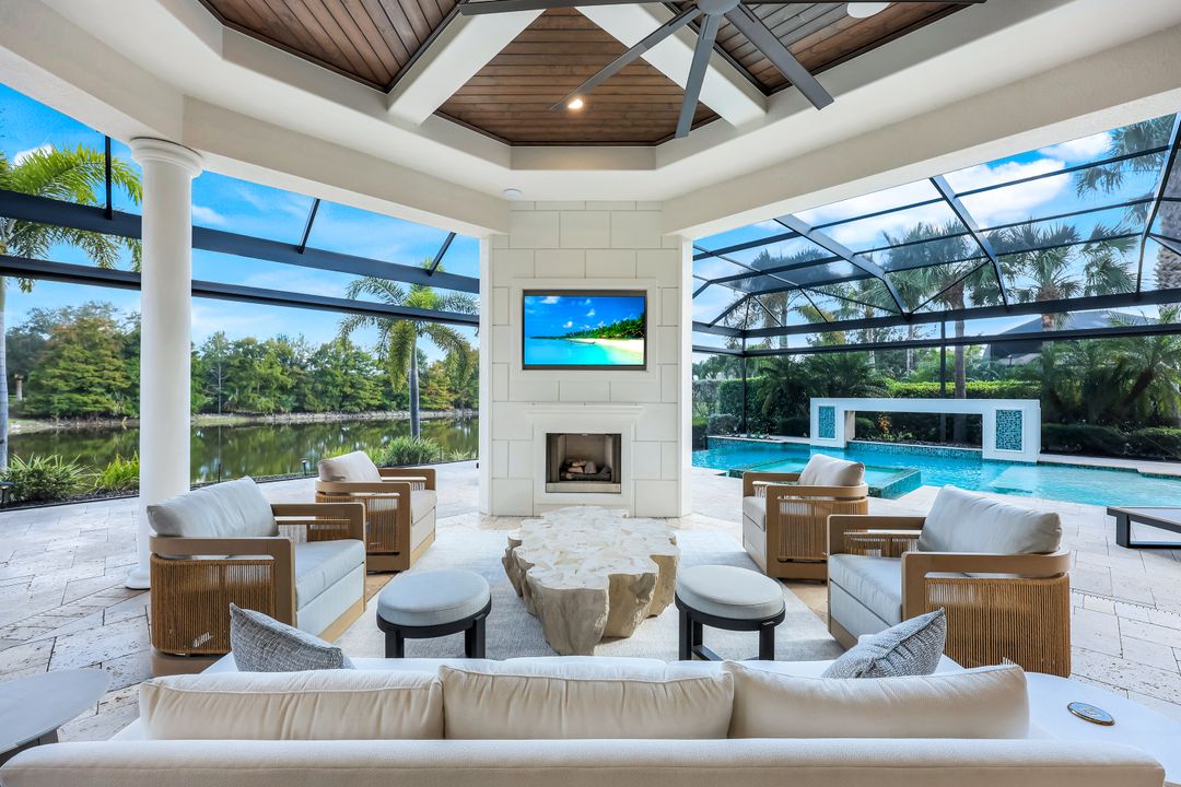 4262 Deephaven Ln, Naples, FL 34119