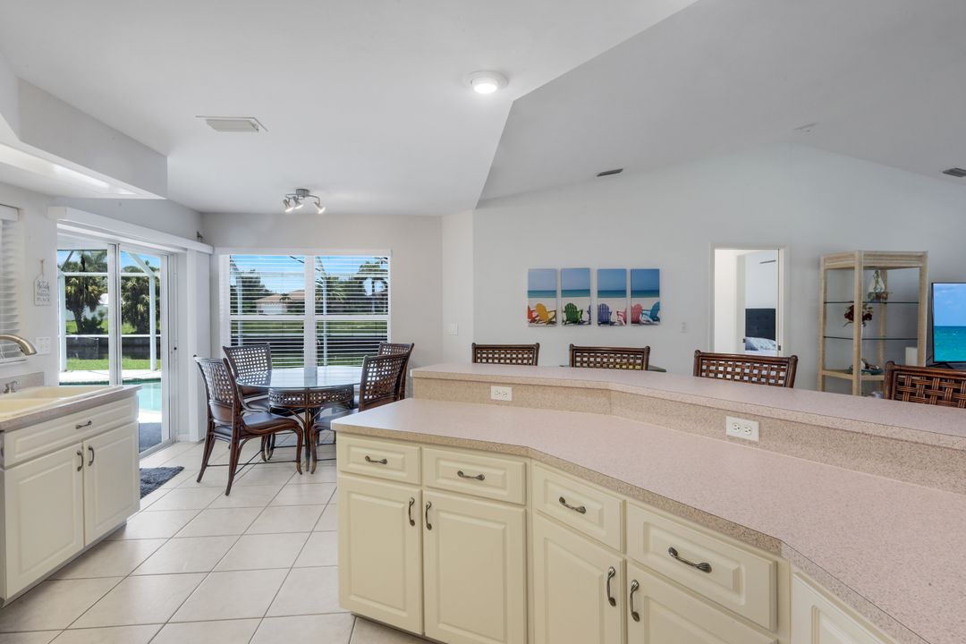 2526 SE 19th Pl, Cape Coral, FL 33904