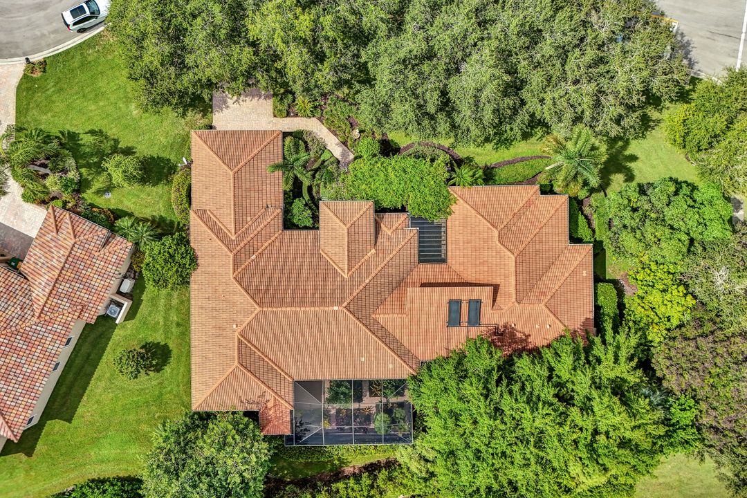 8840 Mariposa Ct, Naples, FL 34113