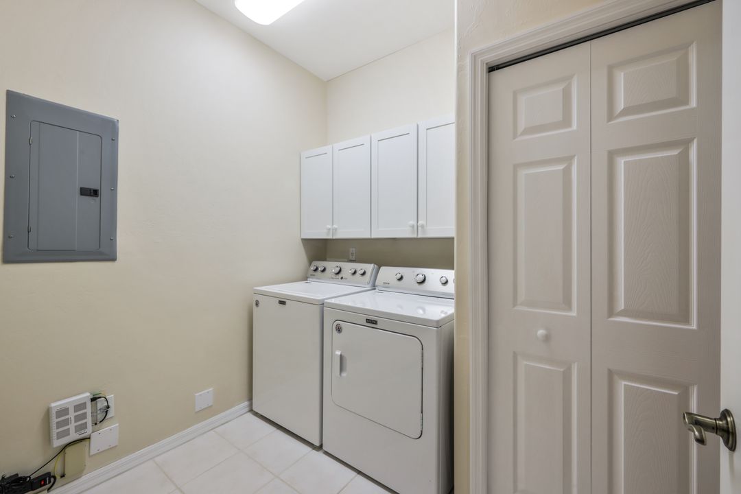 8545 Danbury Blvd #204, Naples, FL 34120