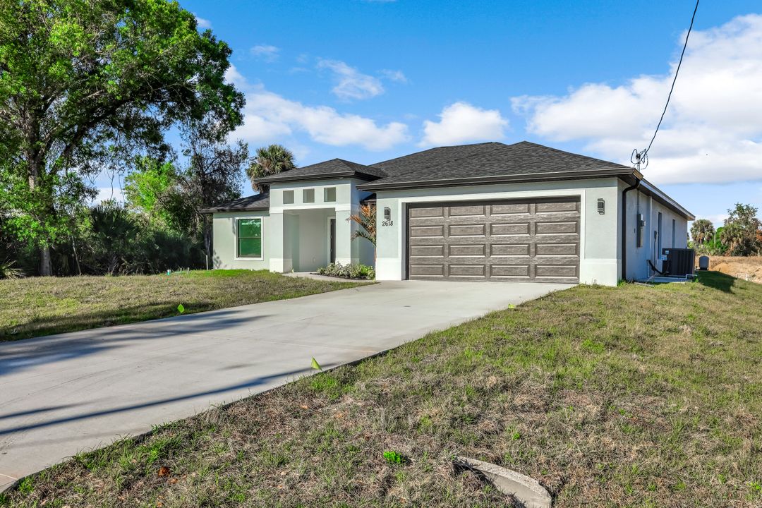 2618 Queen Dr, Lehigh Acres, FL 33971