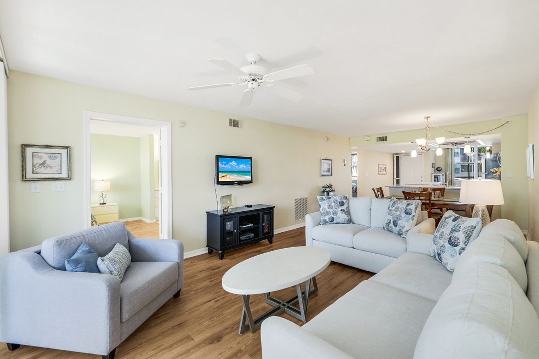 270 Naples Cove Dr #3205, Naples, FL 34110