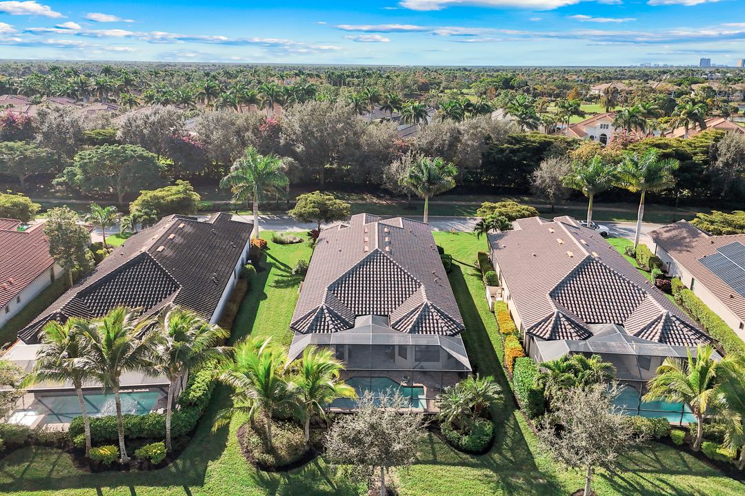 9539 Campanile Cir, Naples, FL 34114