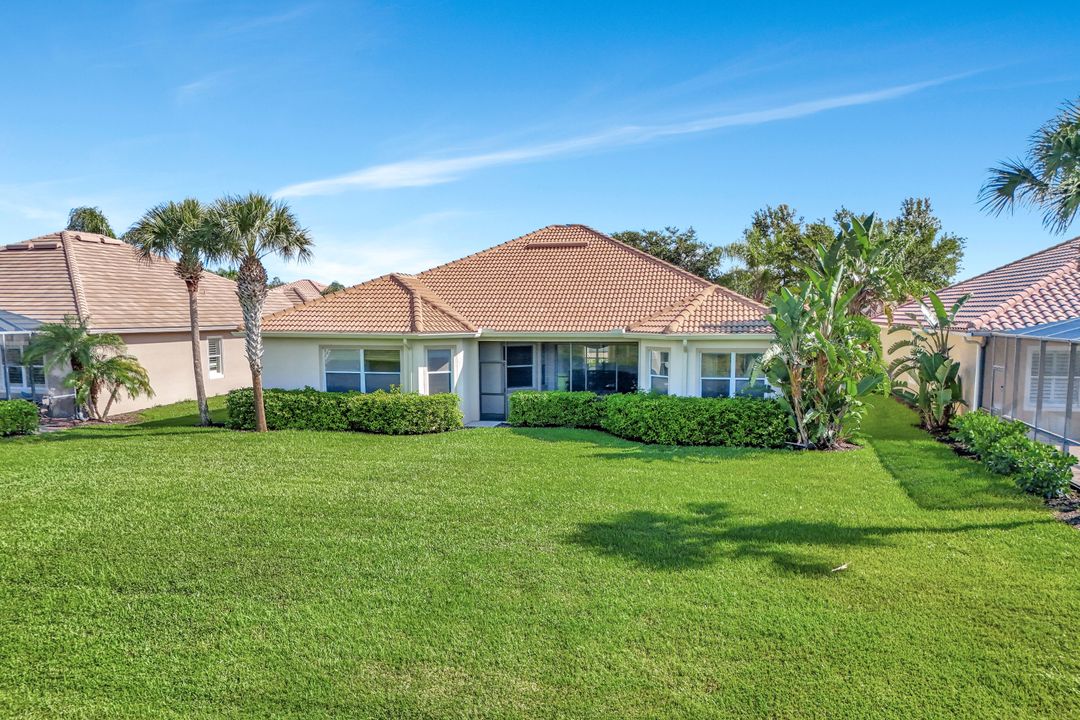 9693 Cobalt Cove Cir, Naples, FL 34120