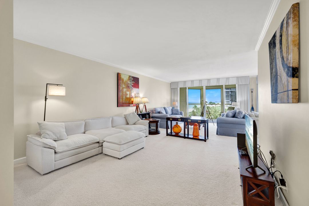 4051 Gulf Shore Blvd N #700, Naples, FL 34103