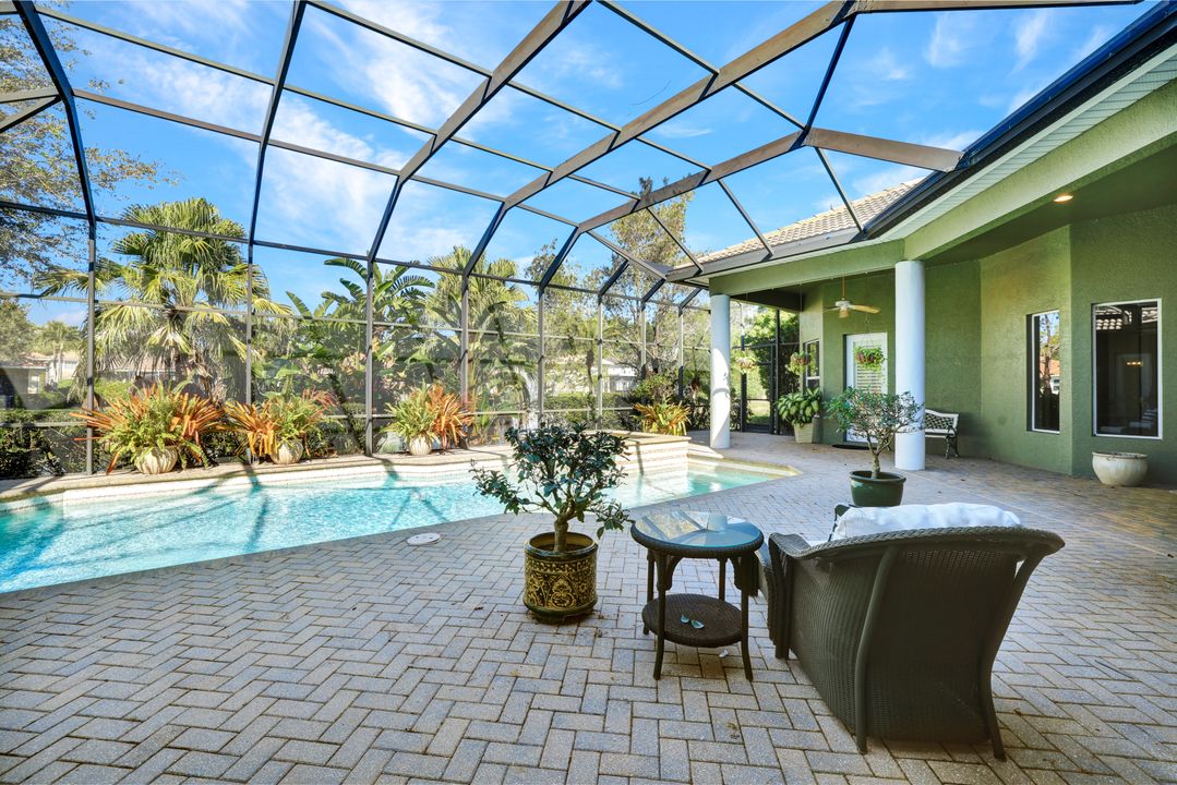 9742 Wilshire Lakes Blvd, Naples, FL 34109