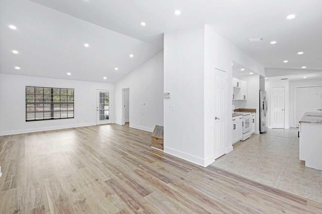 2760 14th Ave SE, Naples, FL 34117