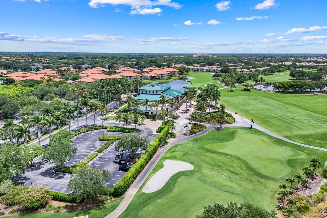 1895 Les Chateaux Blvd #302, Naples, FL 34109
