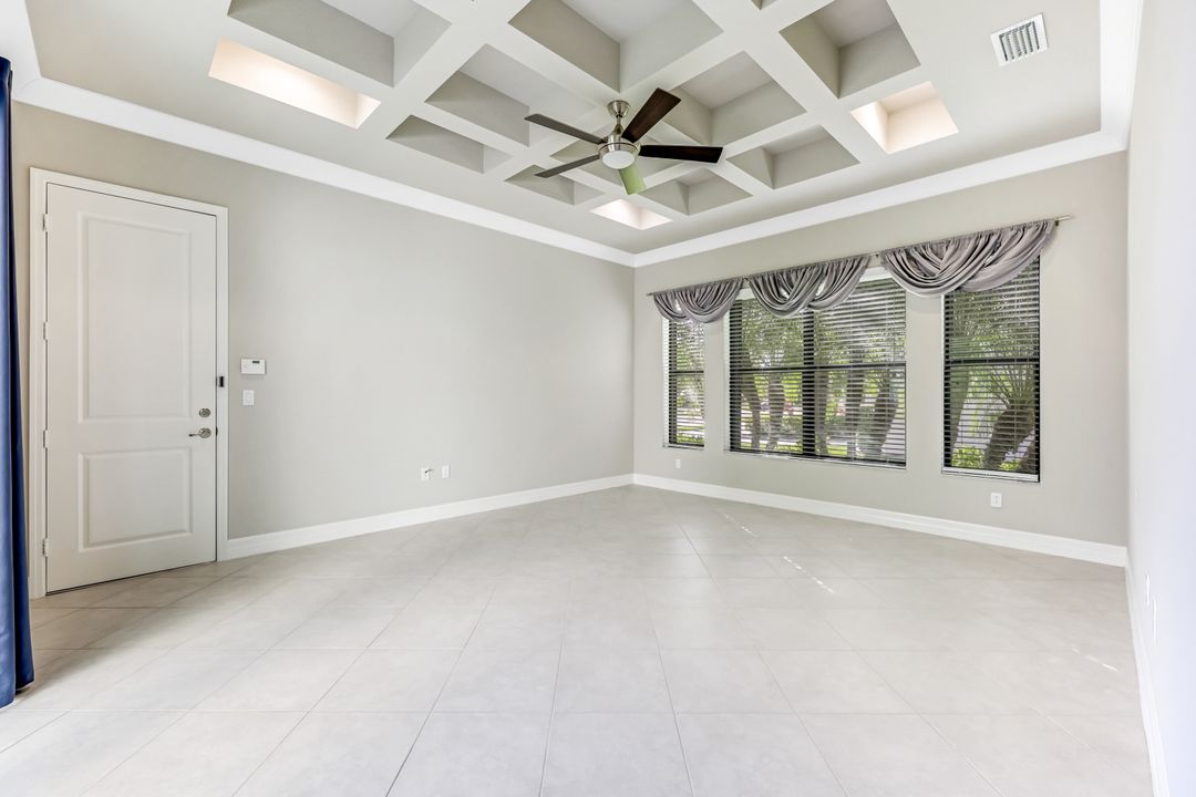 4426 Caldera Cir, Naples, FL 34119