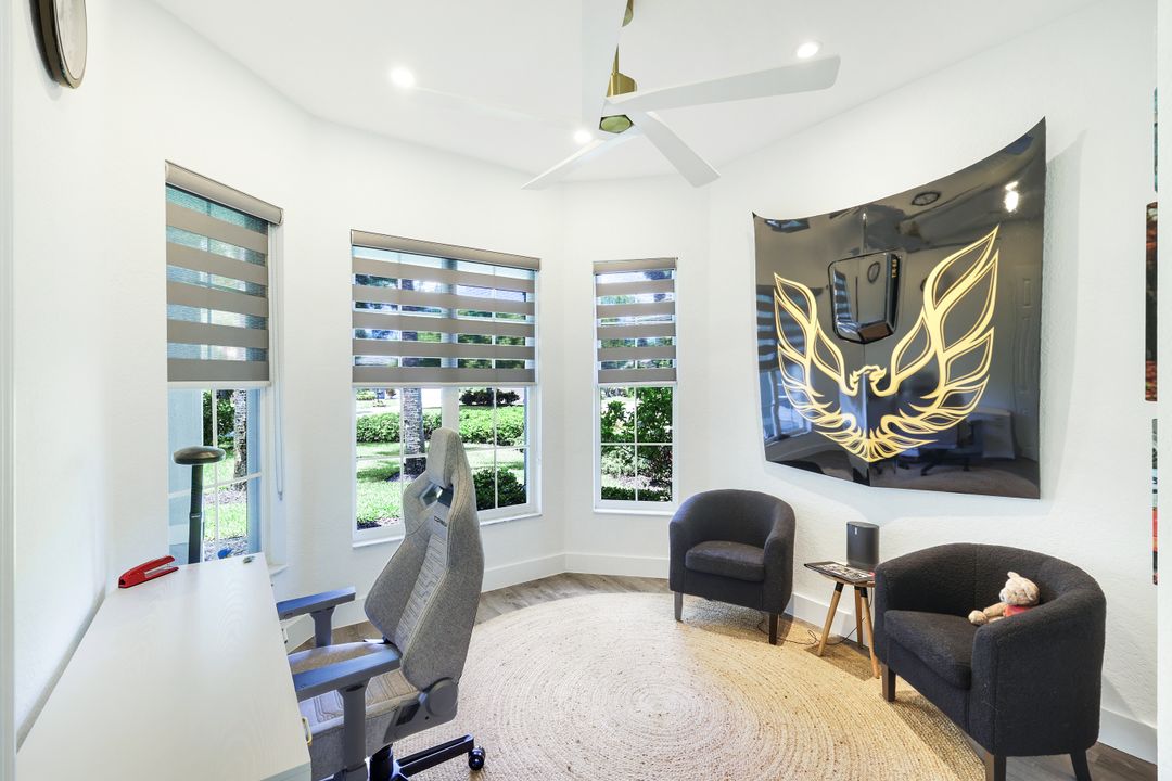 6072 Highwood Park Ln, Naples, FL 34110