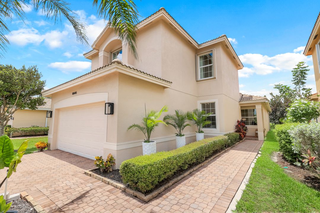 10490 Spruce Pine Ct, Fort Myers, FL 33913
