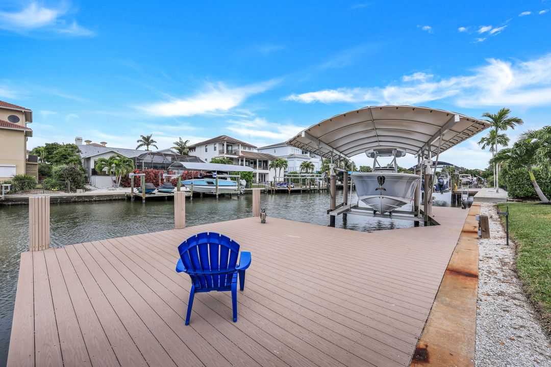 401 Lagoon Ave, Naples, FL 34108