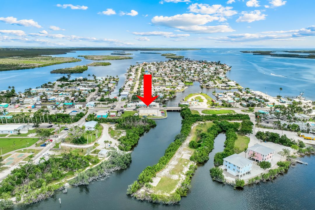 4547 Pine Island Rd, Matlacha, FL 33993