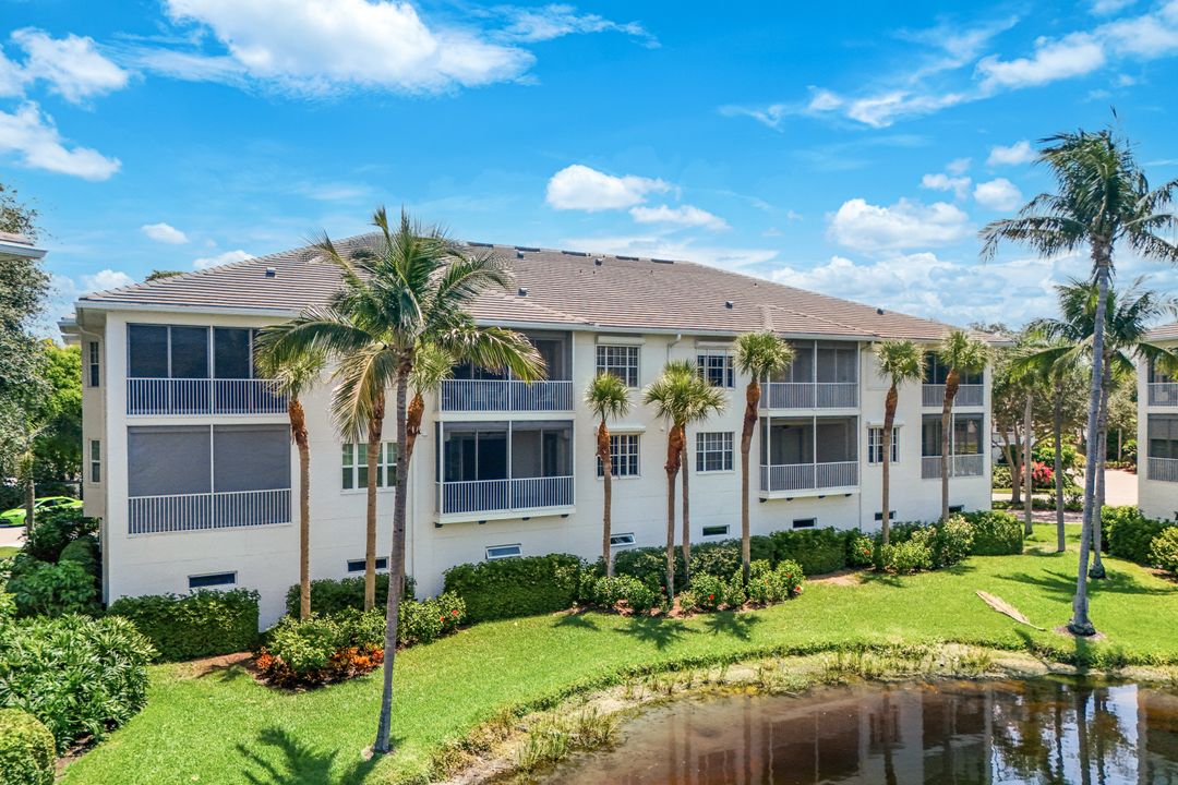 795 Bentwater Cir #202, Naples, FL 34108