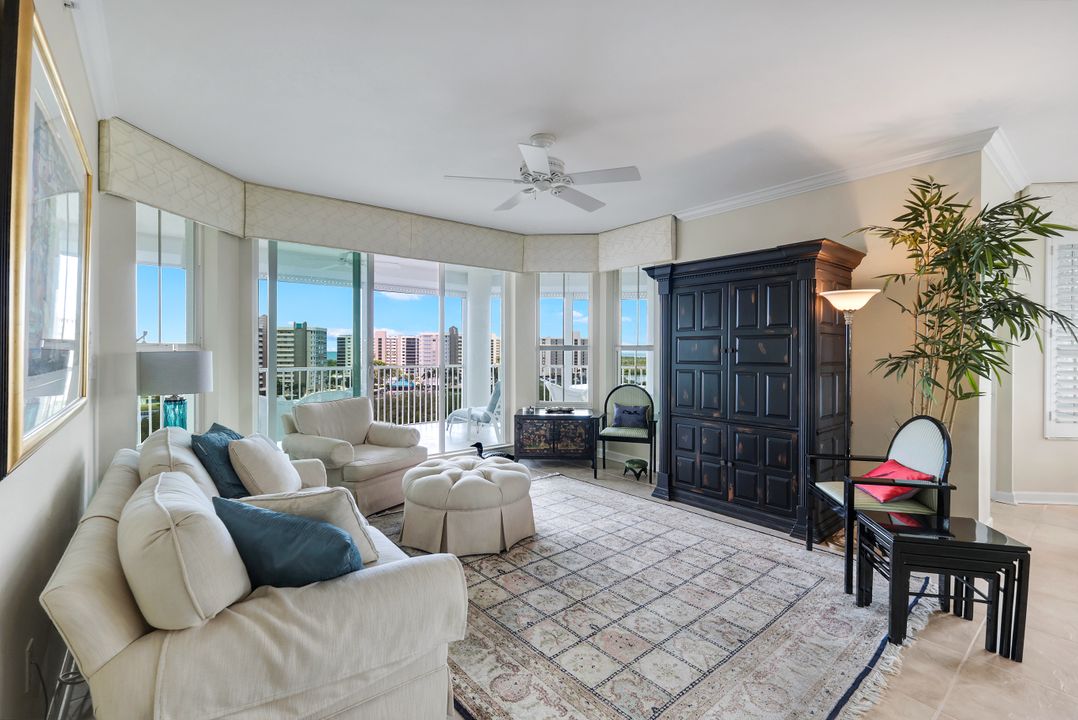 315 Dunes Blvd #707, Naples, FL 34110