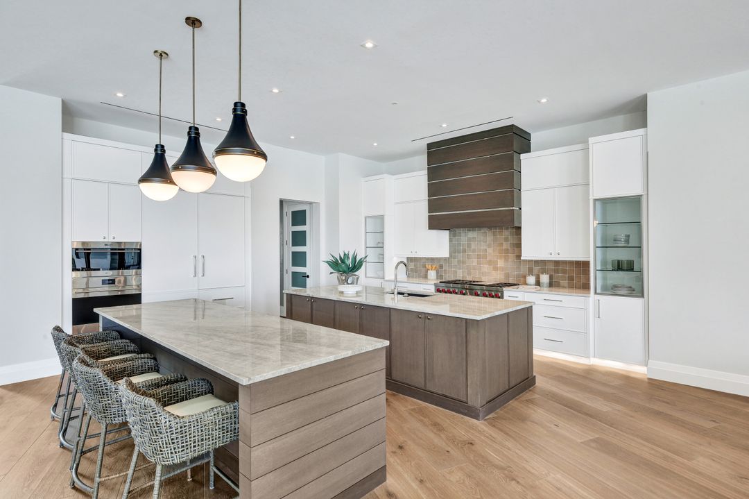 3401 Crayton Rd, Naples, FL 34102