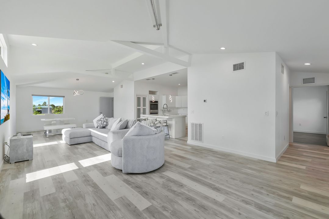 4044 62nd Ave NE, Naples, FL 34120