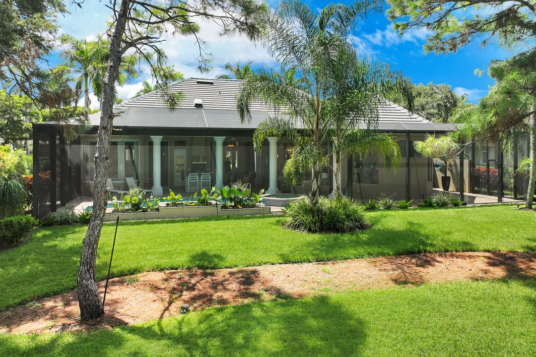 260 Cheshire Way, Naples, FL 34110