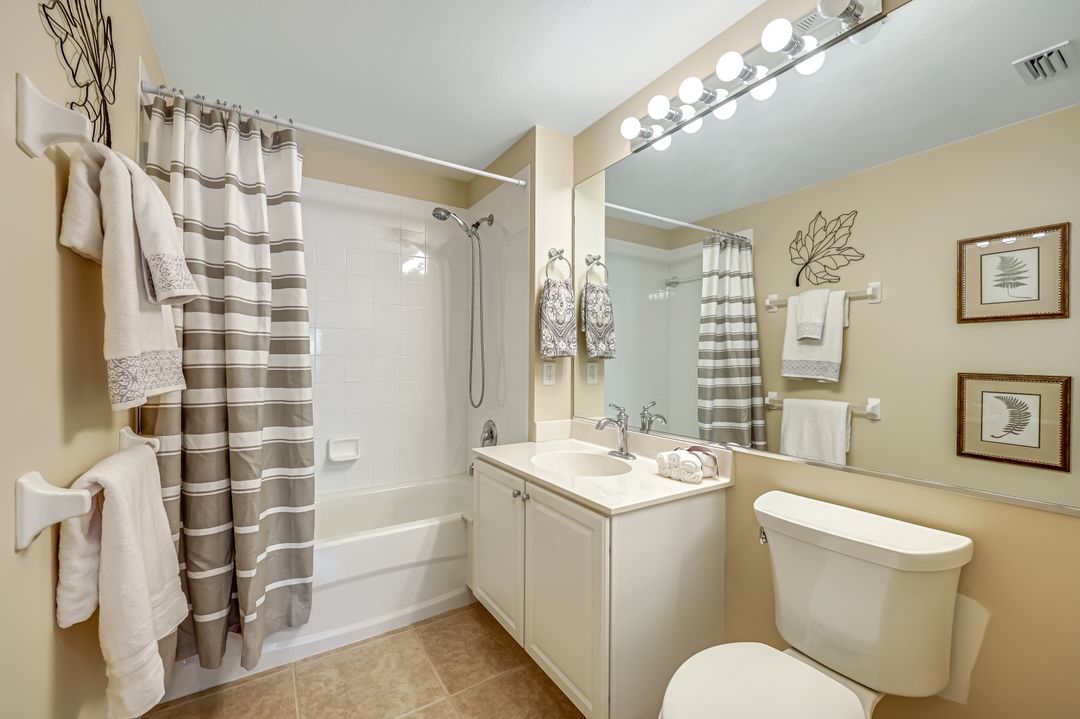1375 Henley St #402, Naples, FL 34105