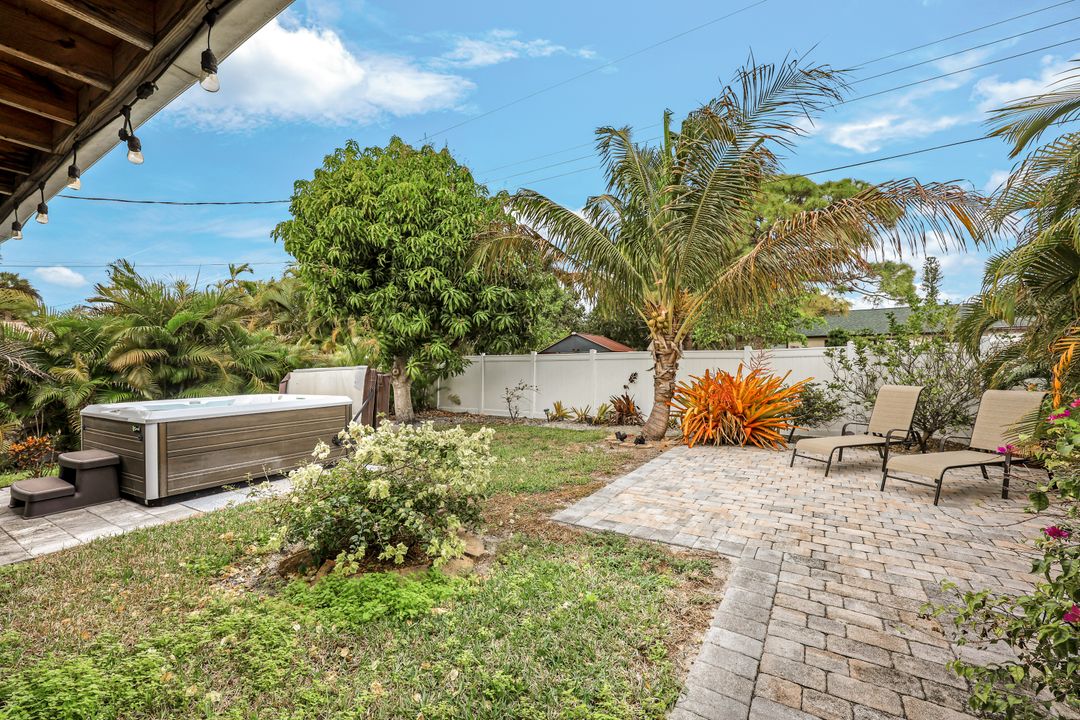 645 101st Ave N, Naples, FL 34108