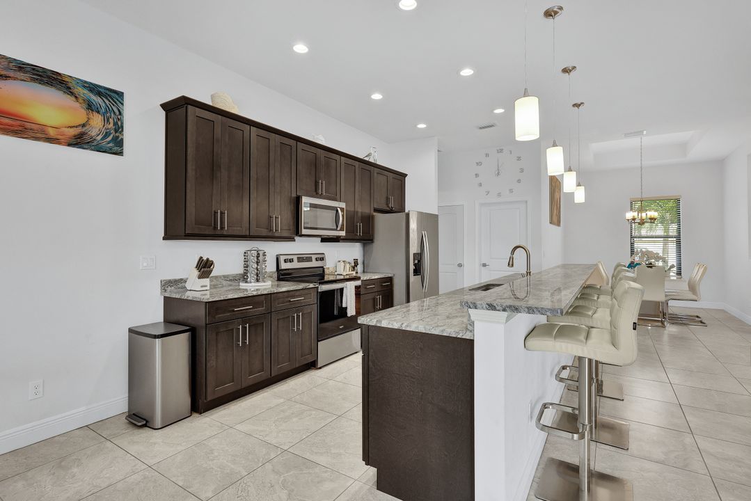 606 SE 4th St, Cape Coral, FL 33990