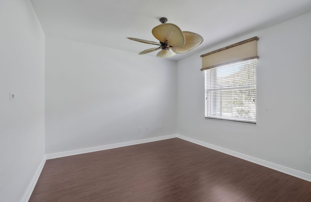4923 Cerromar Dr, Naples, FL 34112