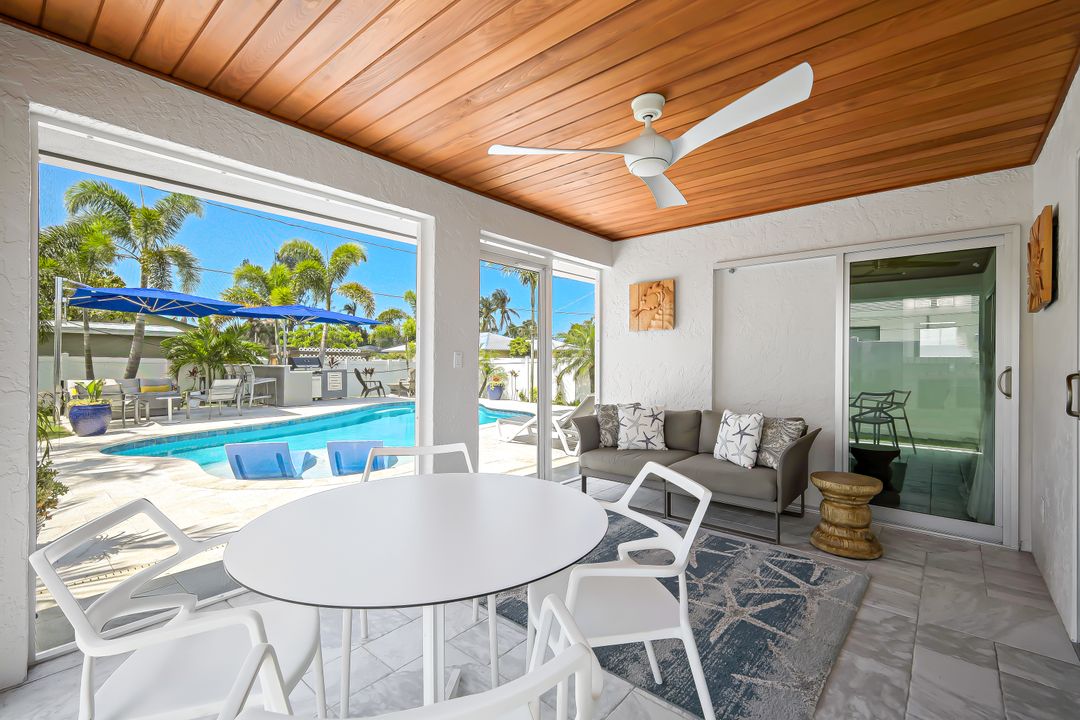 558 98th Ave N, Naples, FL 34108