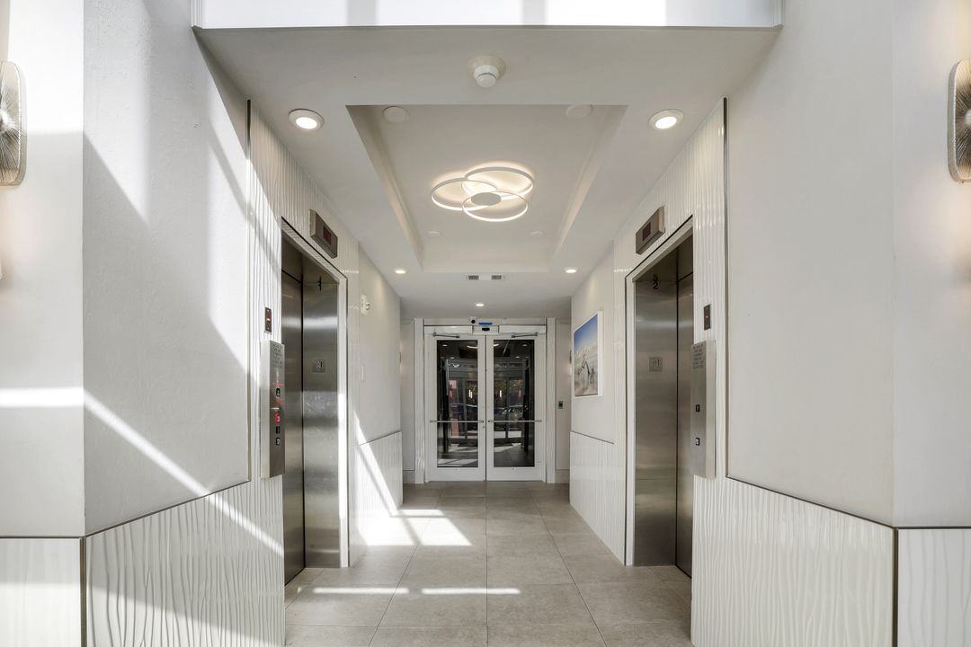 435 Launch Cir, Naples, FL 34108