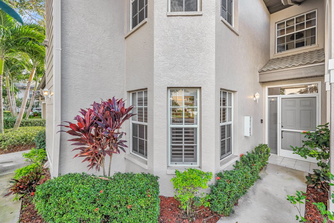 240 Via Perignon, Naples, FL 34119