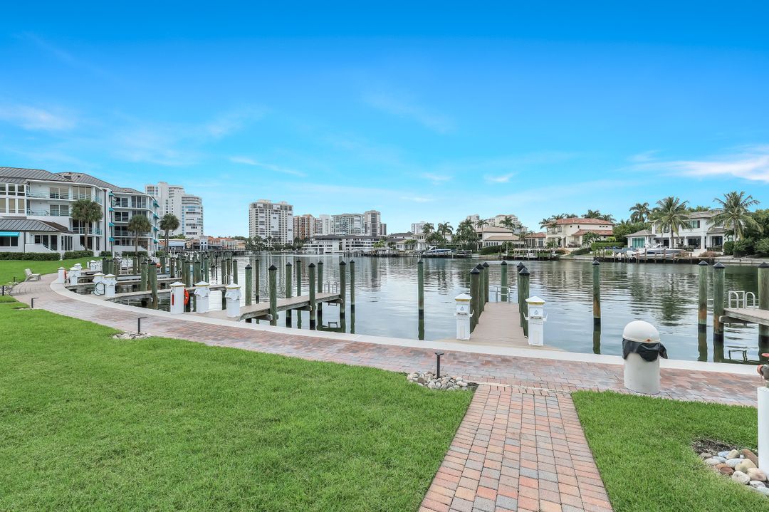355 Park Shore Dr #1-134, Naples, FL 34103