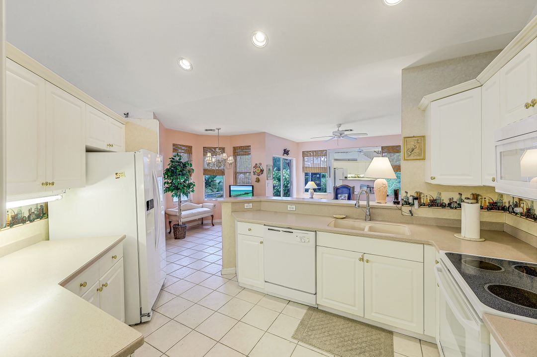 1082 Jardin Dr, Naples, FL 34104