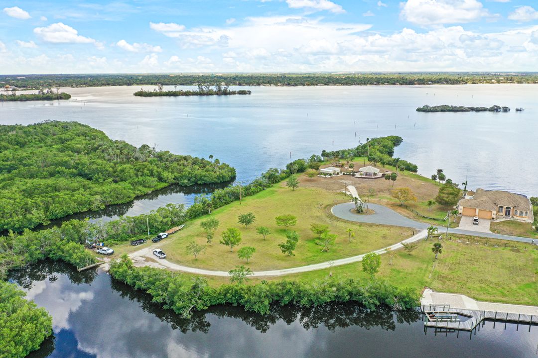 1720 Cascade Way, North Fort Myers, FL 33917