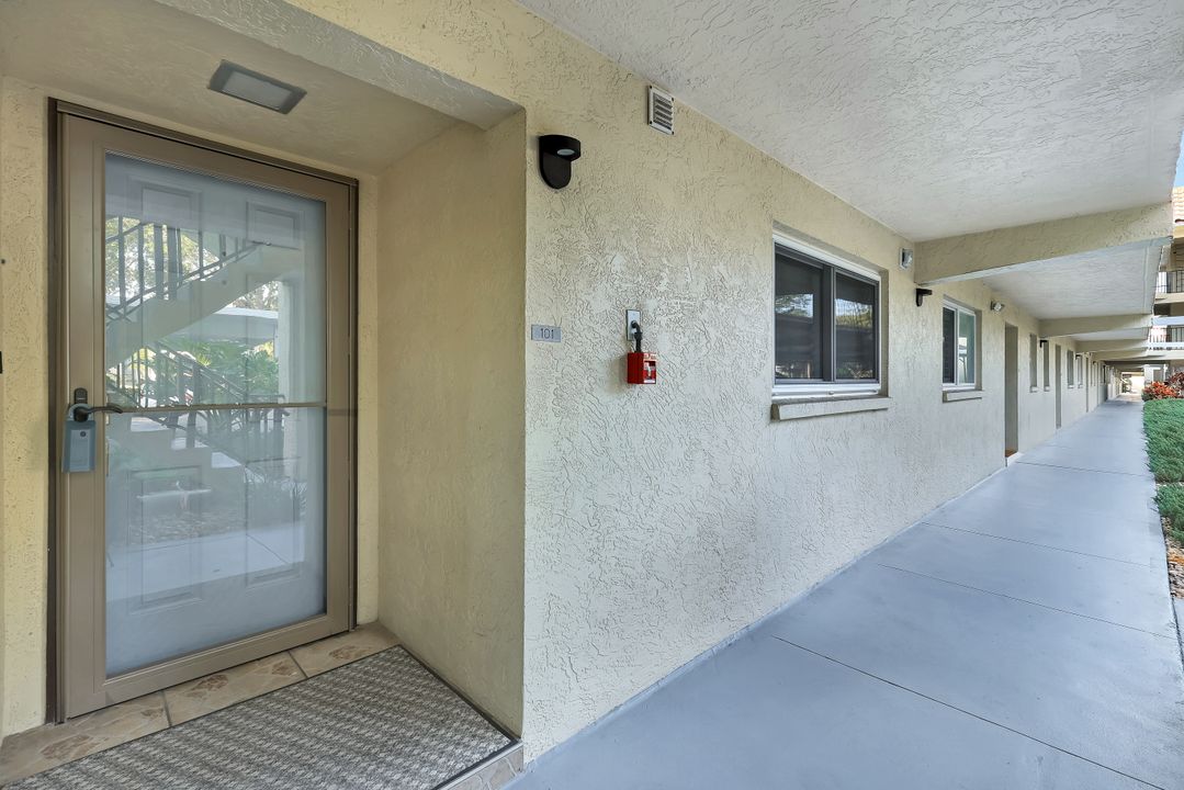 201 Quail Forest Blvd #101, Naples, FL 34105