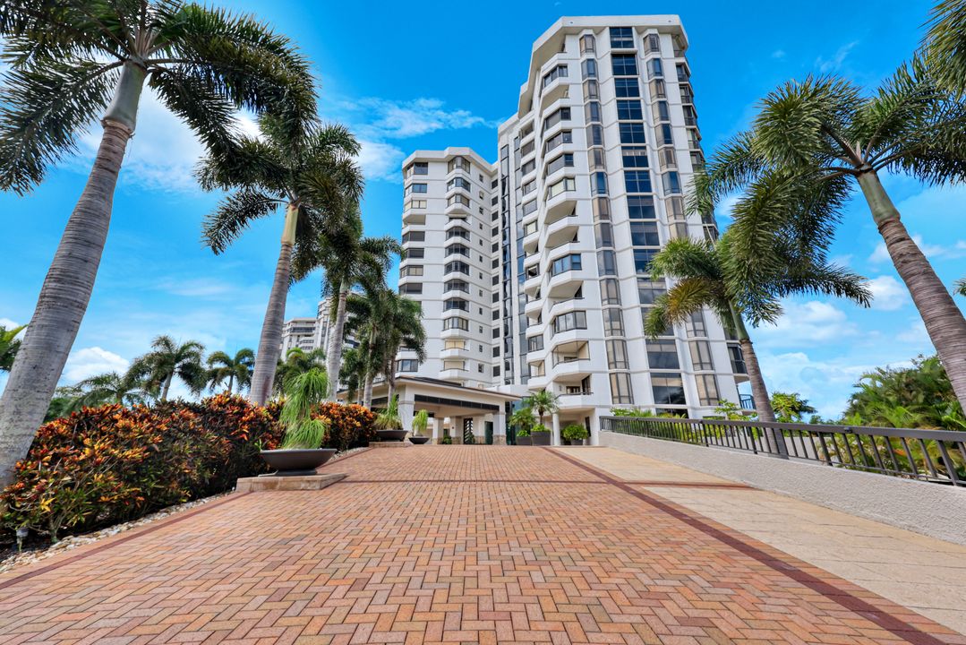 6075 Pelican Bay Blvd #1101, Naples, FL 34108