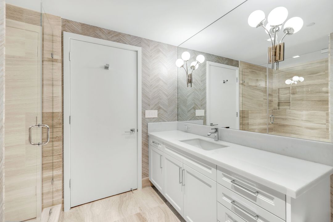 6897 Grenadier Blvd #601, Naples, FL 34108